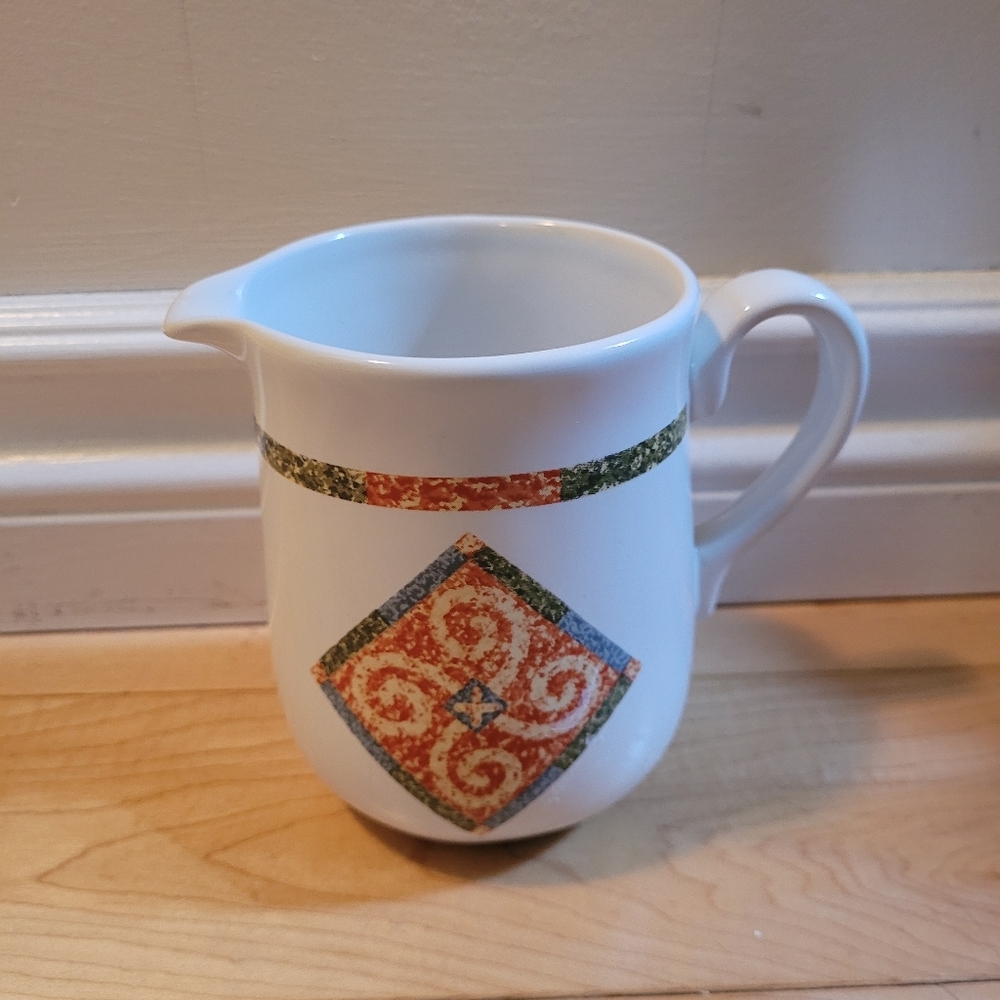 Corelle coordinates Sand Art creamer